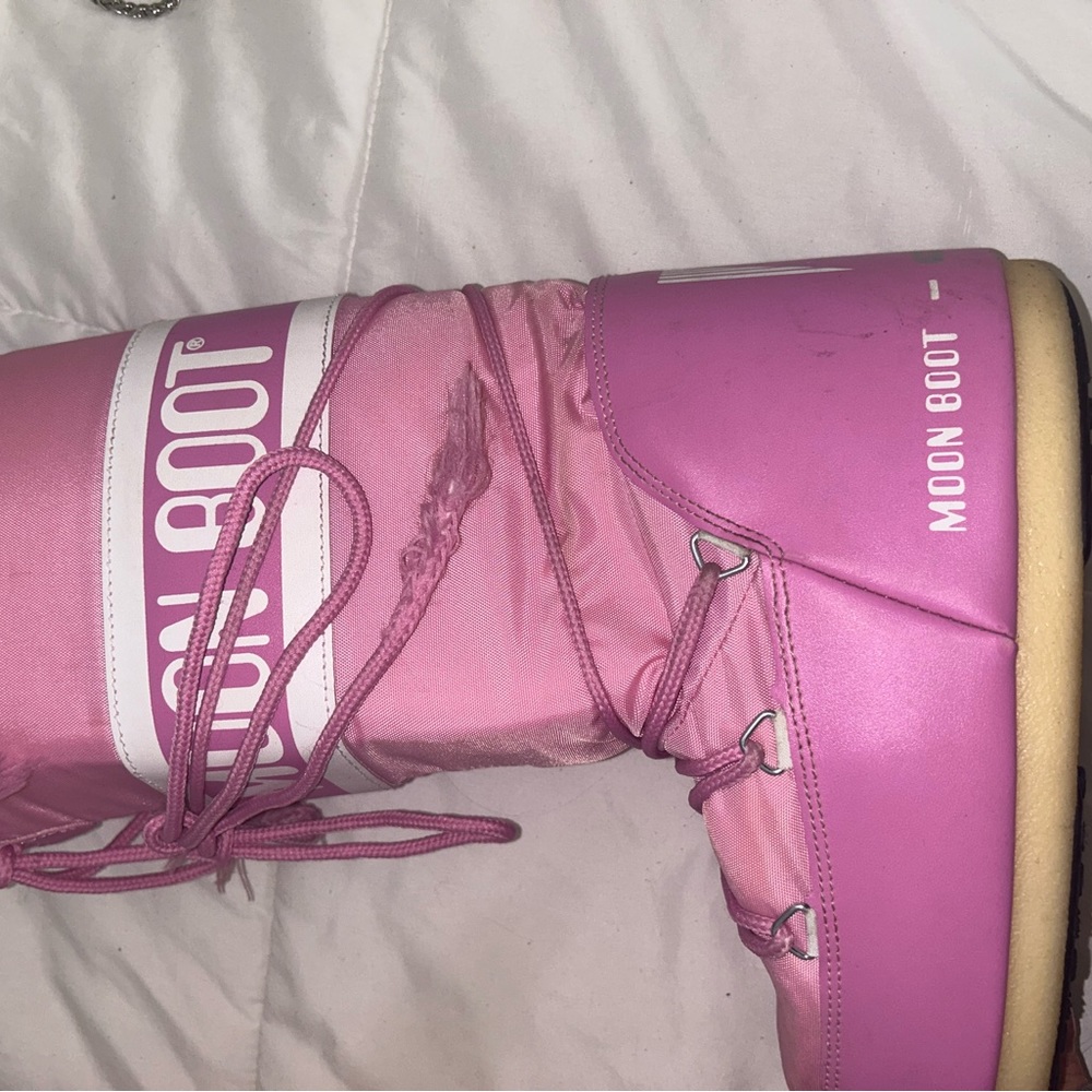 Pink Icon Moon Boots - Picture 9 of 10